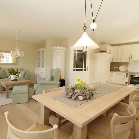 Holiday home Haus Sanskiin 2