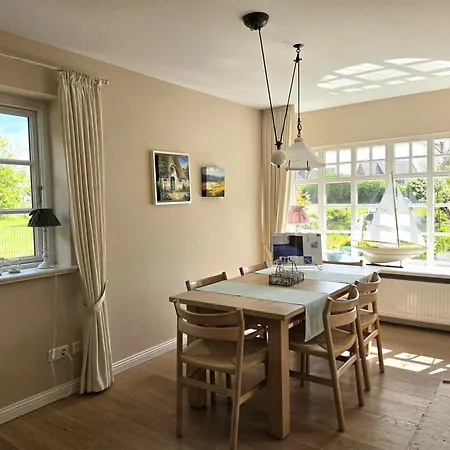 Haus Sanskiin 2 *